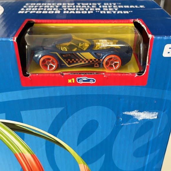 Hot Wheels Action Corkscrew Triple Loop
Track Set with 1 Toy Car Brand New - Picture 3 of 9